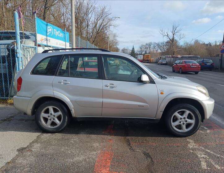 Toyota RAV4 12