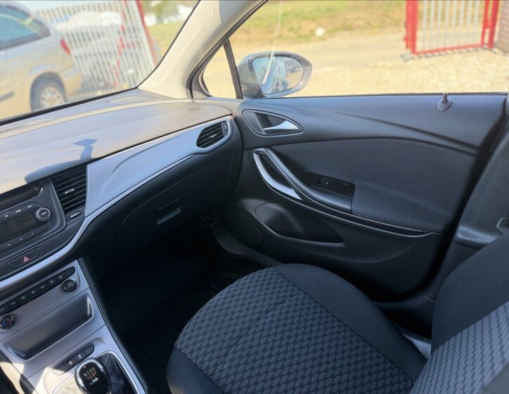 Opel Astra Hatchback 999,0 77 kw