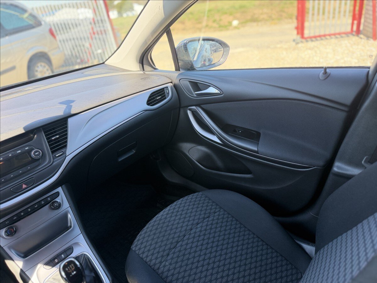 Opel Astra Hatchback 999,0 77 kw