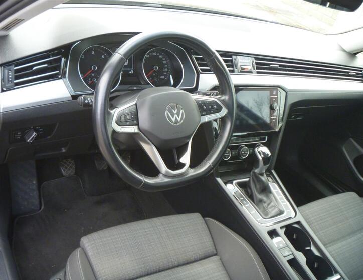 Volkswagen Passat 10
