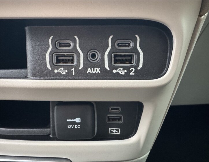 Chrysler Pacifica 39