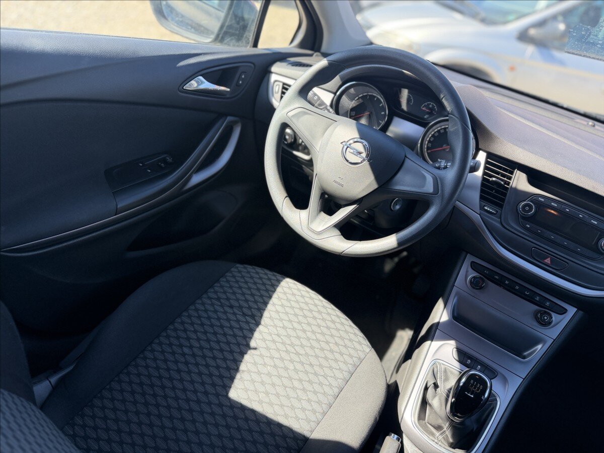 Opel Astra Hatchback 999,0 77 kw