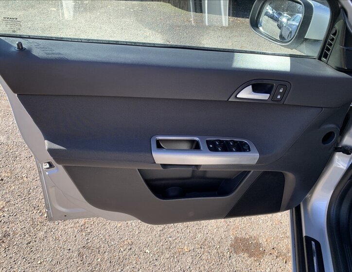 Volvo V50 Kombi 2,0 l 100 kw