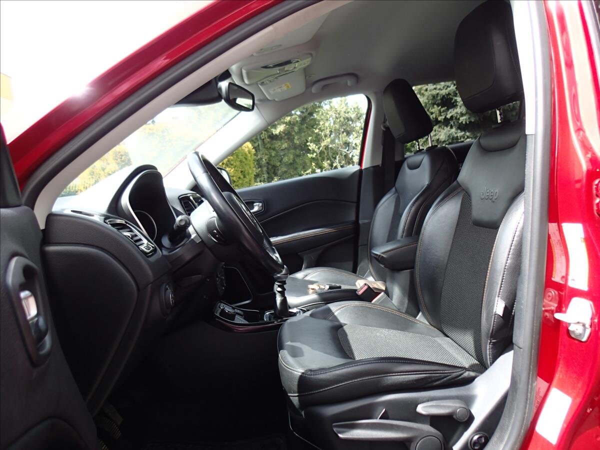 Jeep Compass SUV / Terénní 2,0 l 103 kw