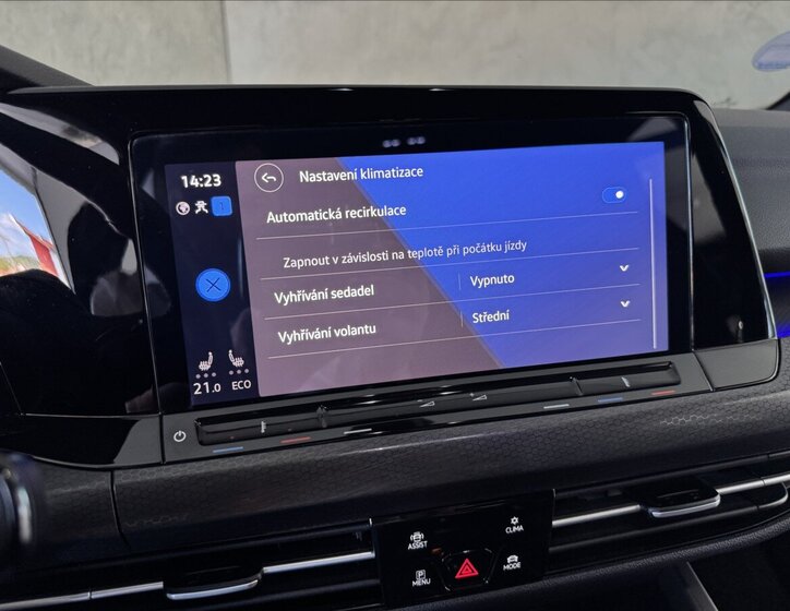 Volkswagen Golf Hatchback 1,4 l 180 kw