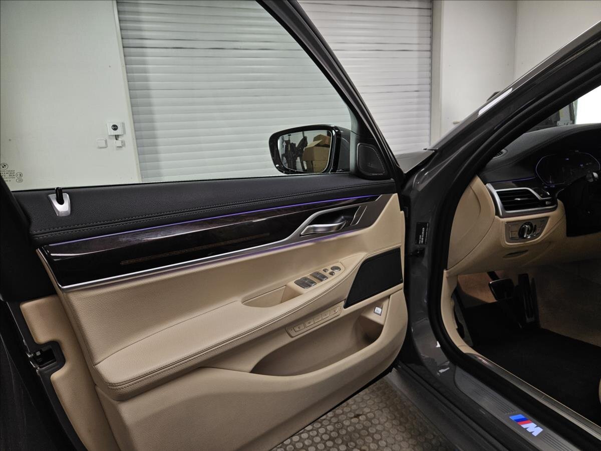 BMW Řada 7 Sedan / Limuzína 3,0 l 195 kw
