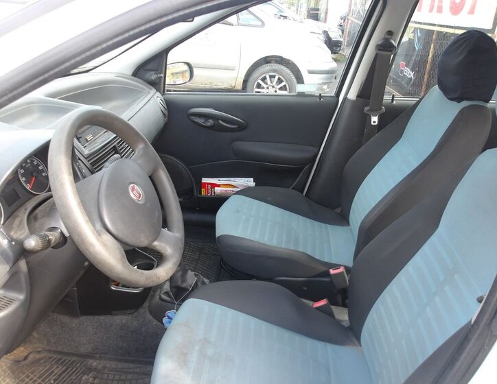 Fiat Punto Hatchback 1,2 l 44 kw