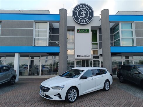 Opel Insignia Kombi 2,0 l 128 kw