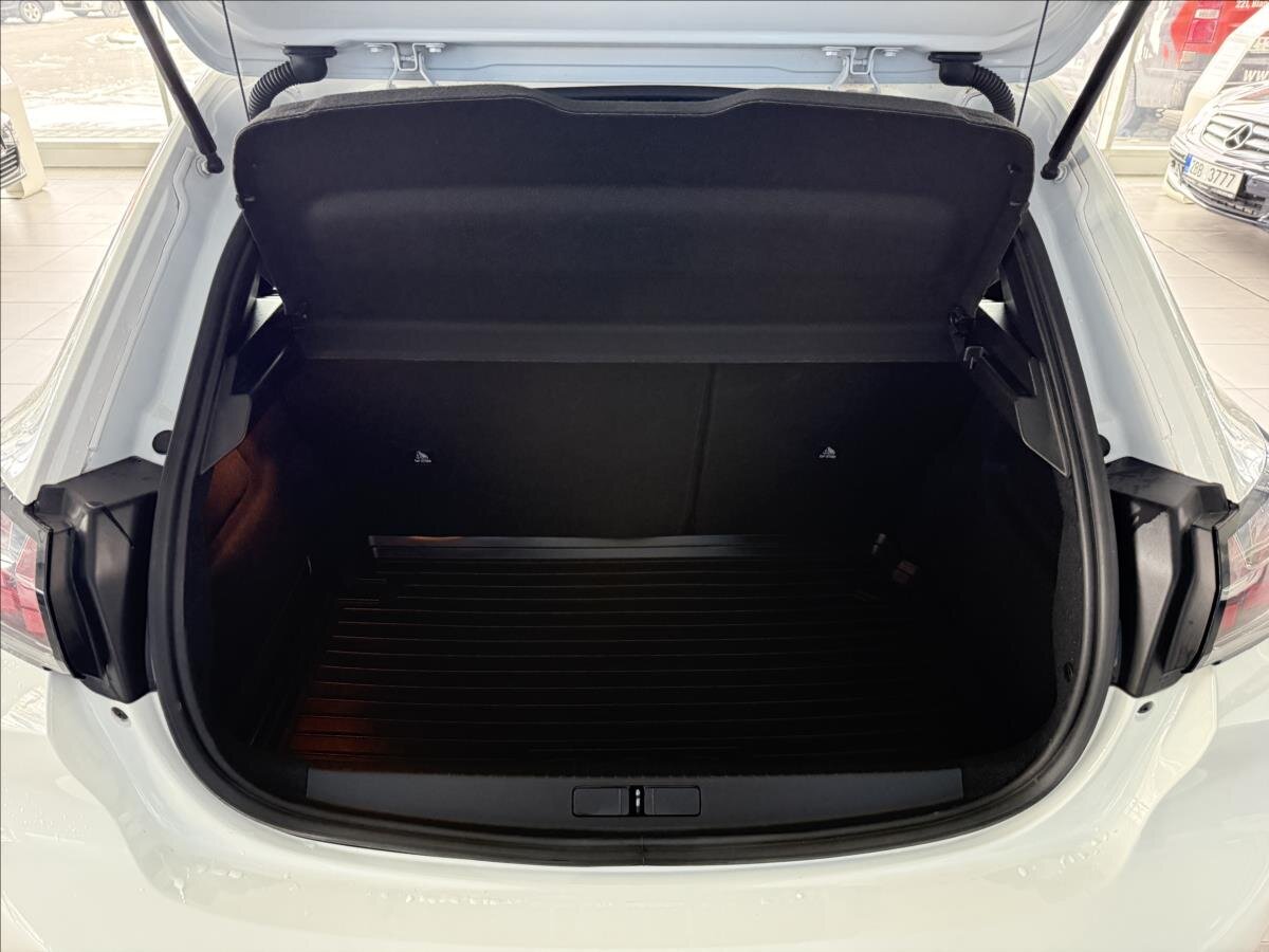 Peugeot 208 Hatchback 1,2 l 74 kw