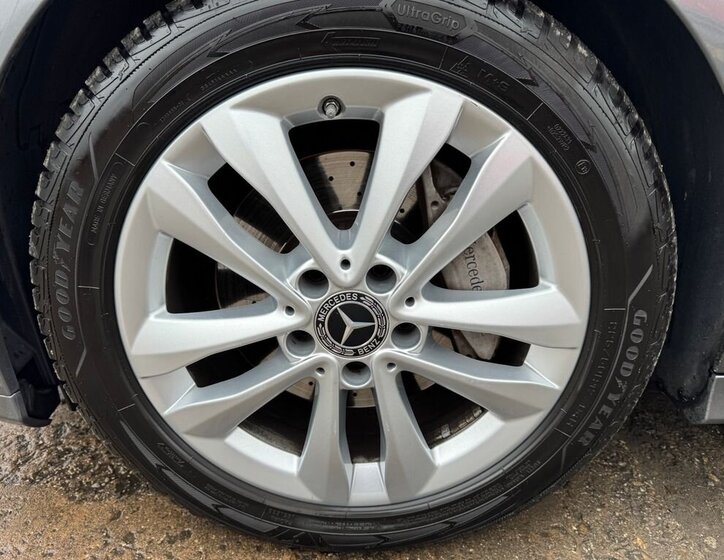 Mercedes-Benz Třídy C Kombi 2,2 l 143 kw