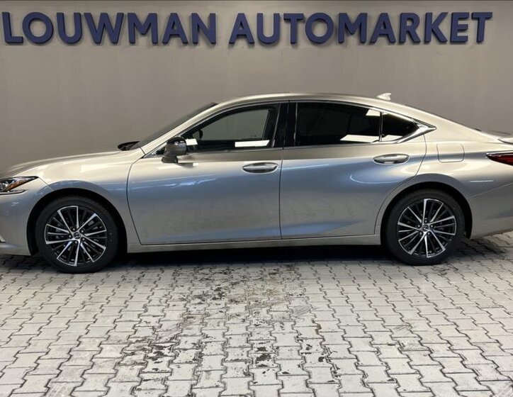Lexus ES 300h Sedan 2,5 l 160 kw