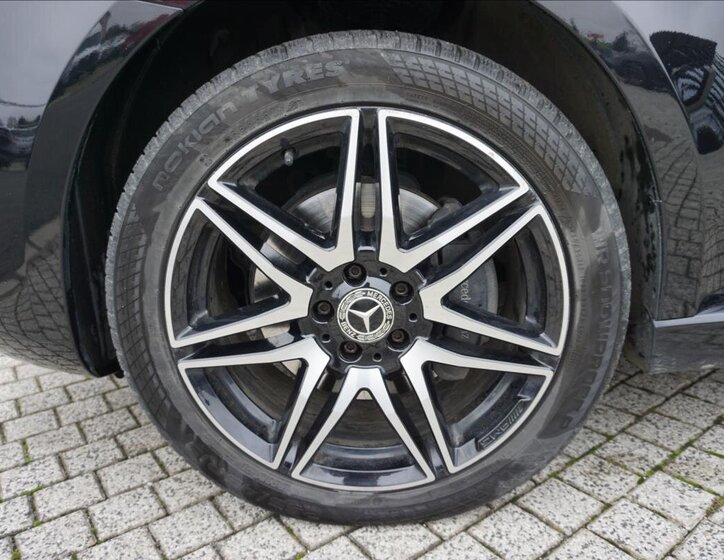 Mercedes-Benz Třídy V 7