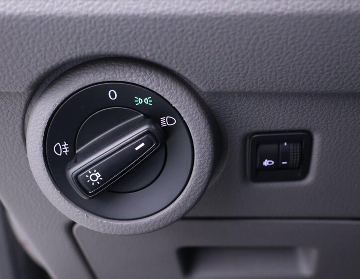 Volkswagen Transporter Kombi 2,0 l 81 kw