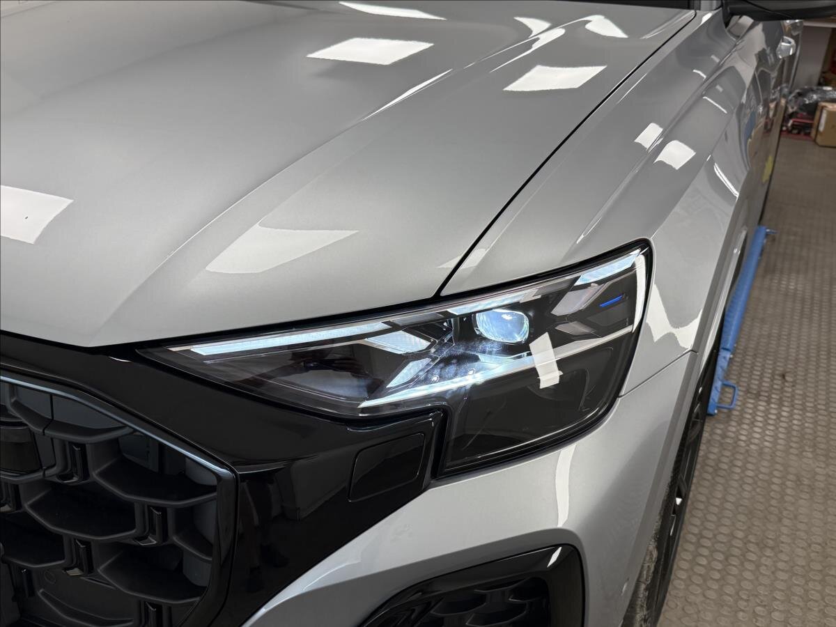 Audi Q8 SUV 3,0 l 210 kw