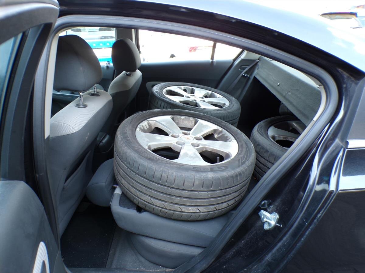 Chevrolet Cruze Sedan / Limuzína 2,0 l 110 kw