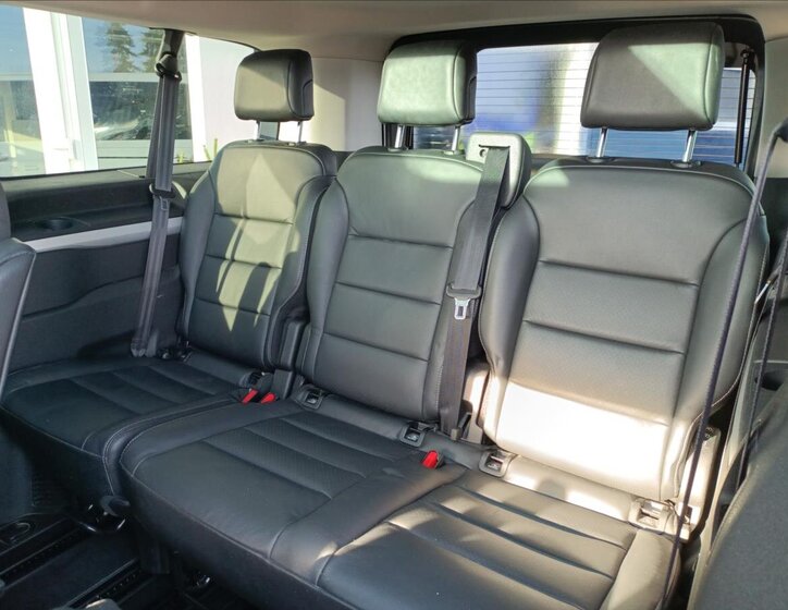 Peugeot Traveller 10