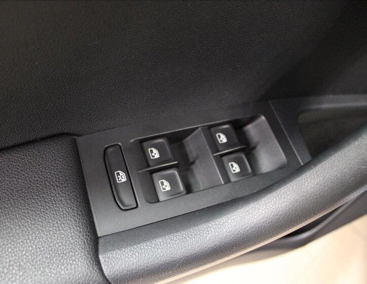 Škoda Octavia Sedan / Limuzína 1,6 l 85 kw