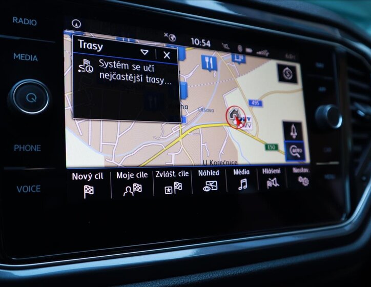 Volkswagen T-Roc CUV / Crossover 1,5 l 110 kw