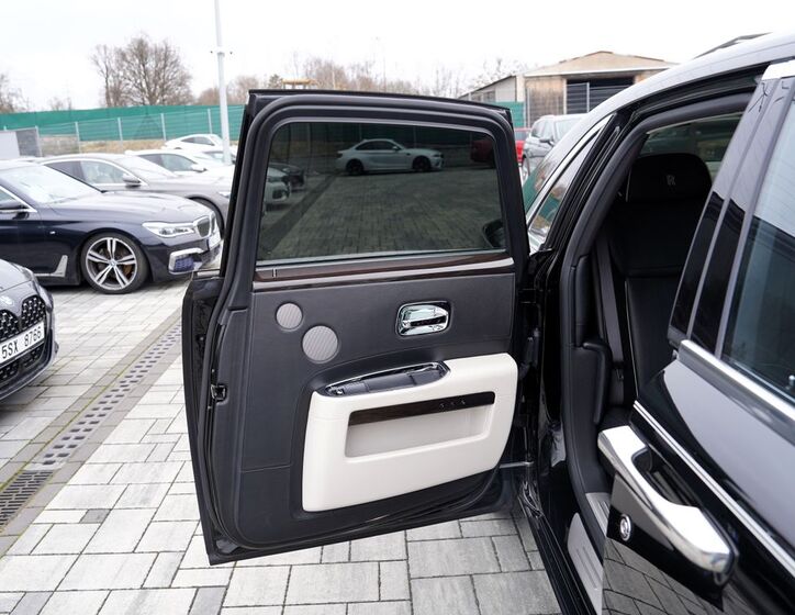 Rolls-Royce Ghost Sedan 6,6 l 420 kw