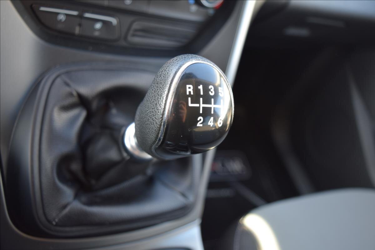 Ford Kuga SUV 1,5 l 88 kw