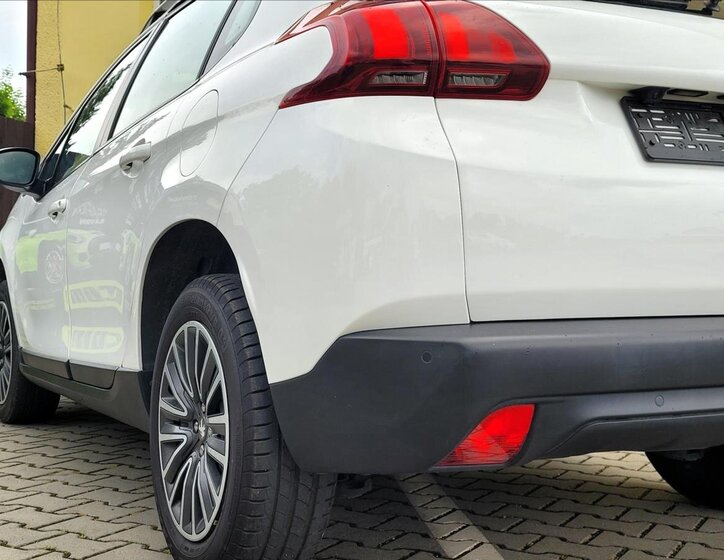 Peugeot 2008 SUV 1,2 l 60 kw