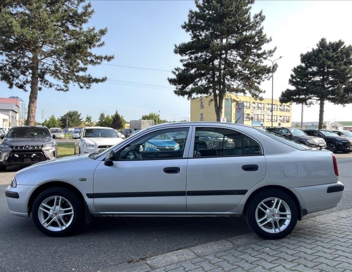 Mitsubishi Carisma Liftback 1,9 l 75 kw