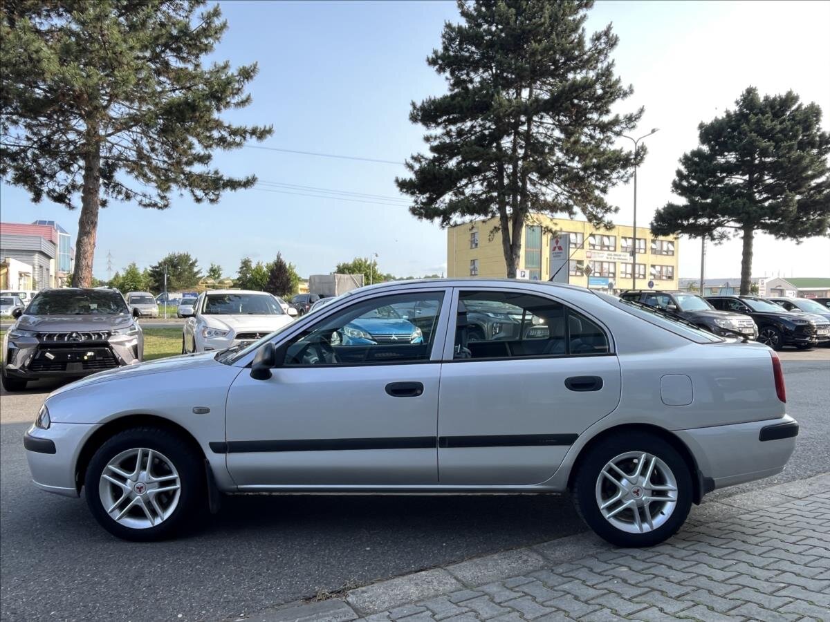 Mitsubishi Carisma Liftback 1,9 l 75 kw