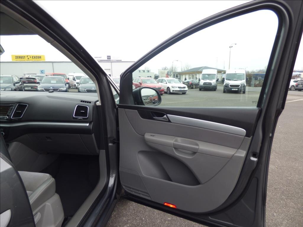 Volkswagen Sharan Kombi 2,0 l 125 kw