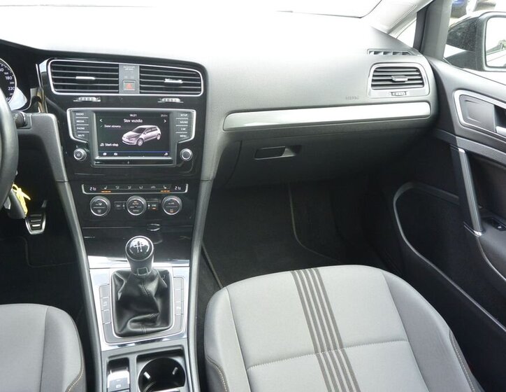Volkswagen Golf Hatchback 1,2 l 63 kw