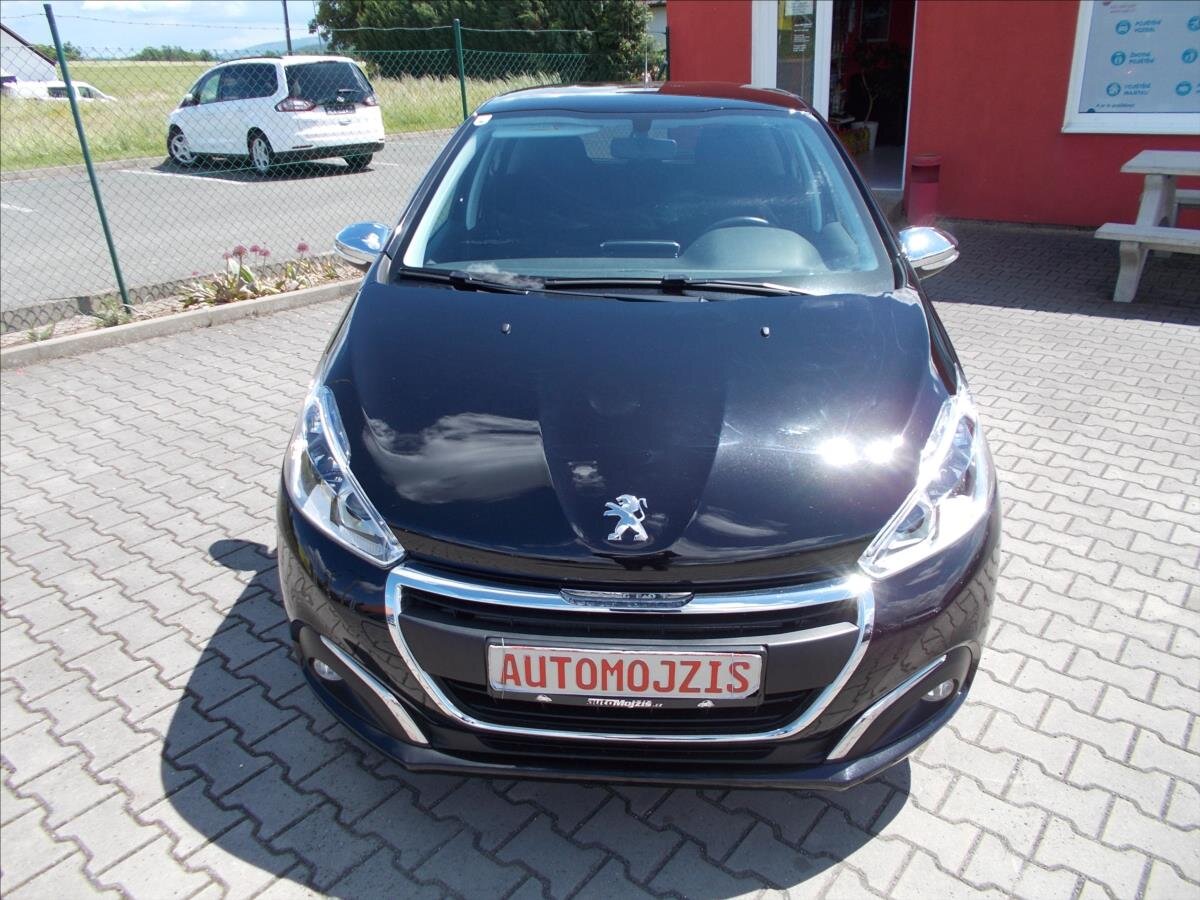 Peugeot 208 Hatchback 1,2 l 60 kw