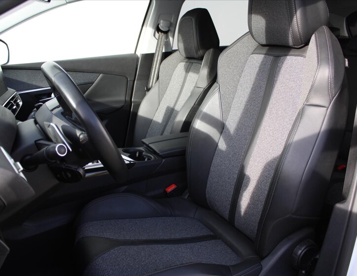 Peugeot 3008 SUV 1,5 l 96 kw