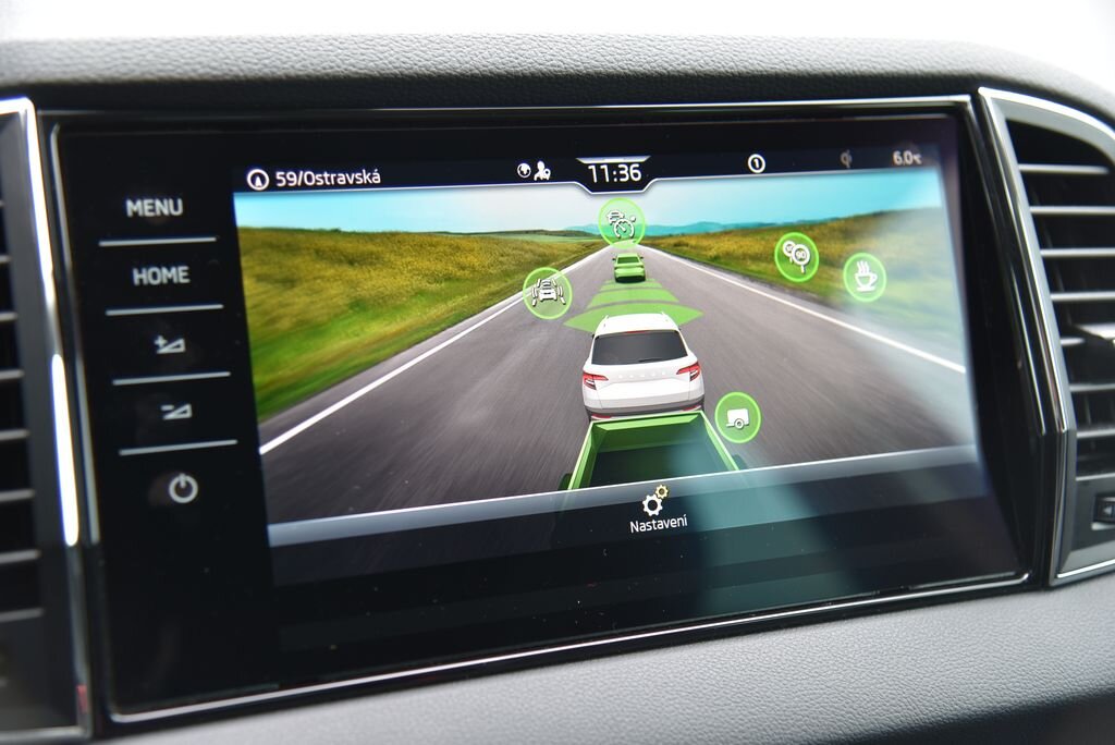 Škoda Karoq SUV / Terénní 1,5 l 110 kw