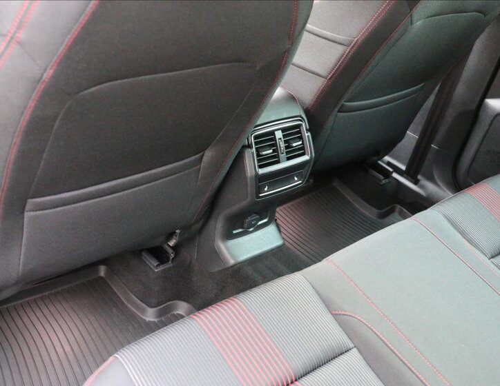 Škoda Karoq Kombi 1,6 l 85 kw