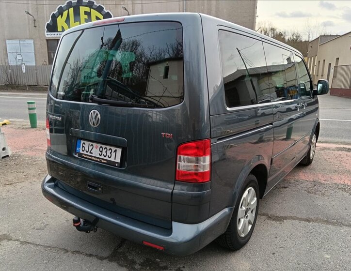 Volkswagen Multivan MPV 2,5 l 128 kw