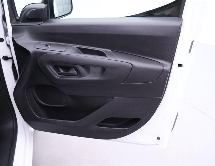 Peugeot Partner Ostatní 1,2 l 81 kw