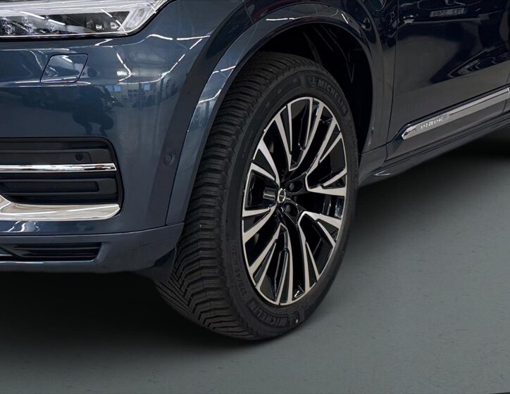 Volvo XC90 SUV / Terénní 2,0 l 335 kw