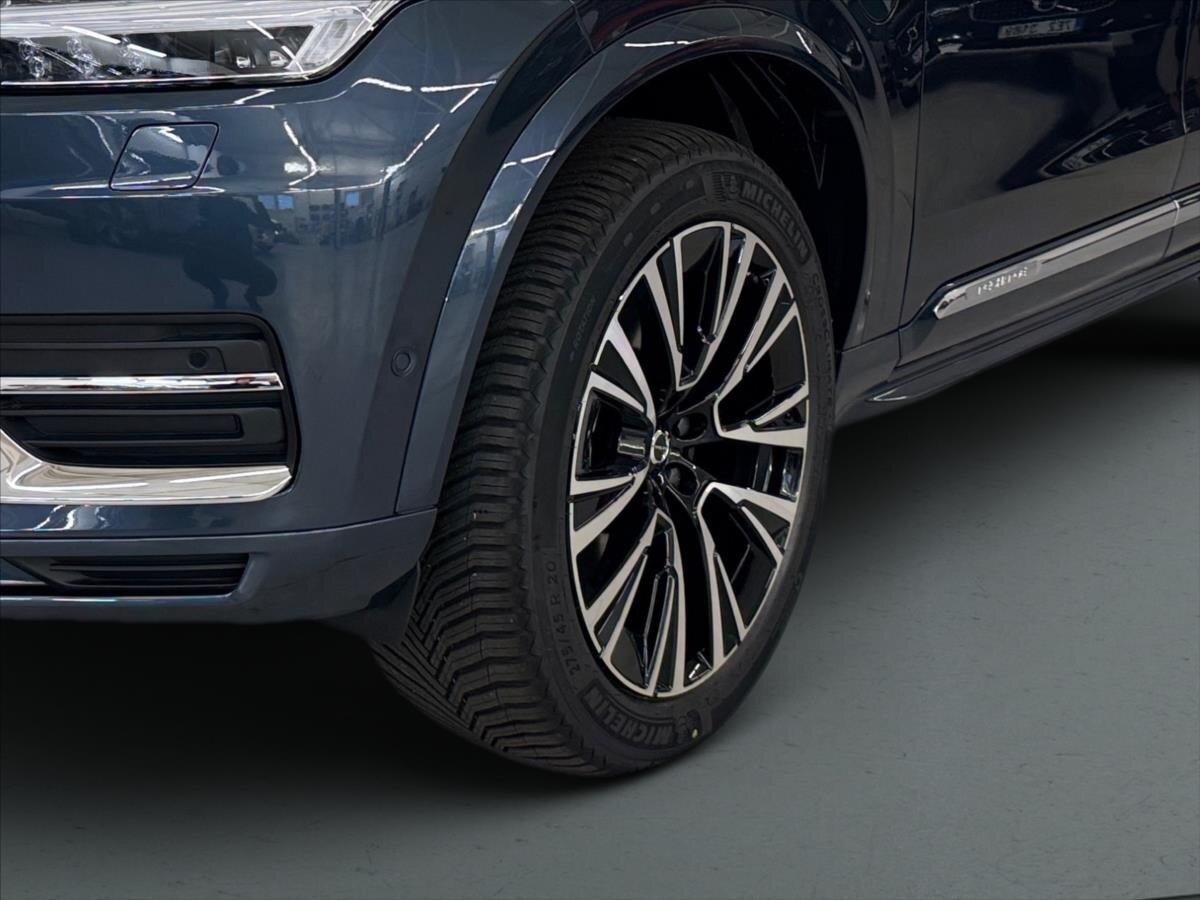 Volvo XC90 SUV / Terénní 2,0 l 335 kw