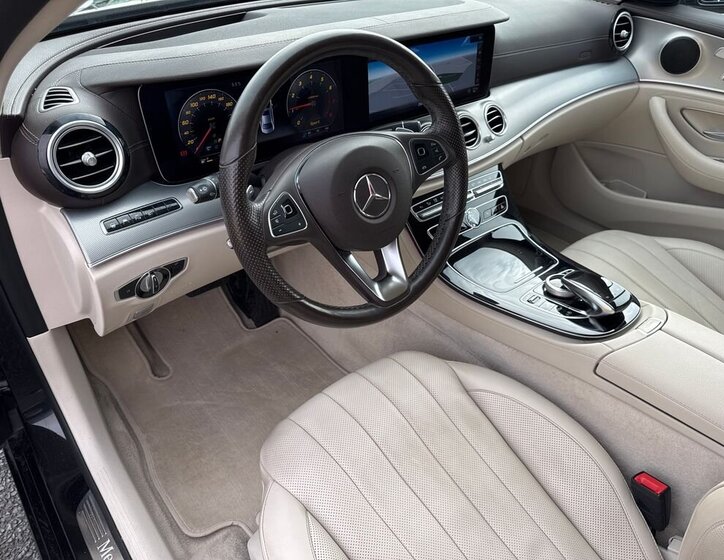Mercedes-Benz Třídy E Sedan / Limuzína 3,5 l 245 kw