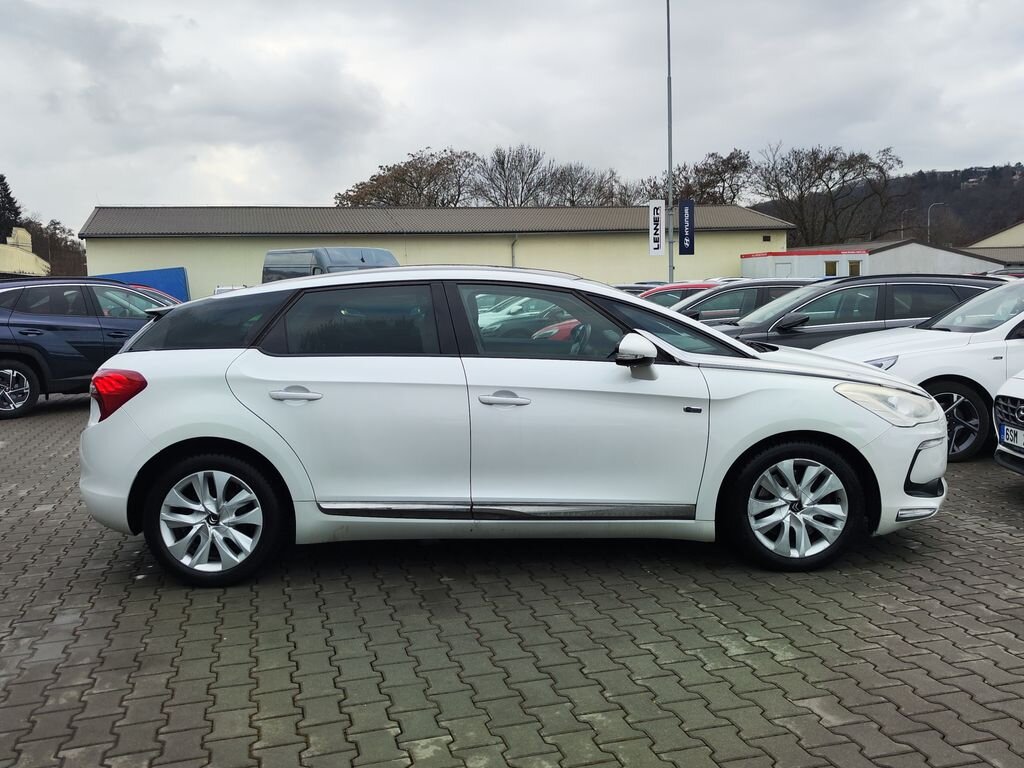 Citroën DS5 Hatchback 2,0 l 120 kw