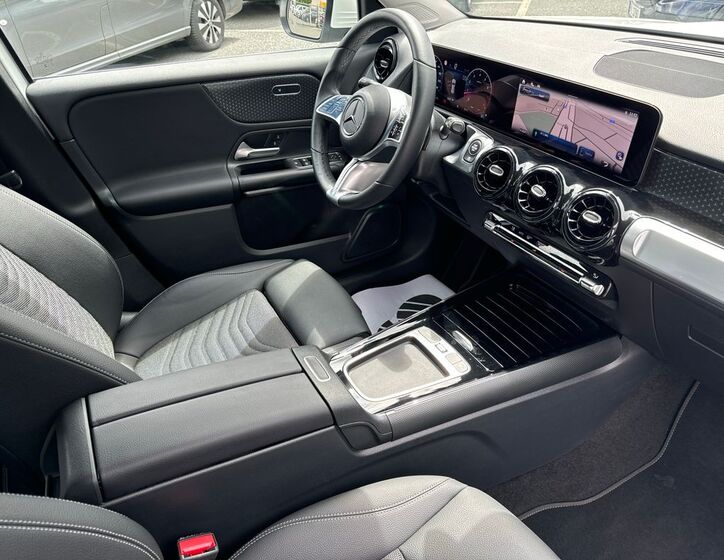 Mercedes-Benz GLB 12