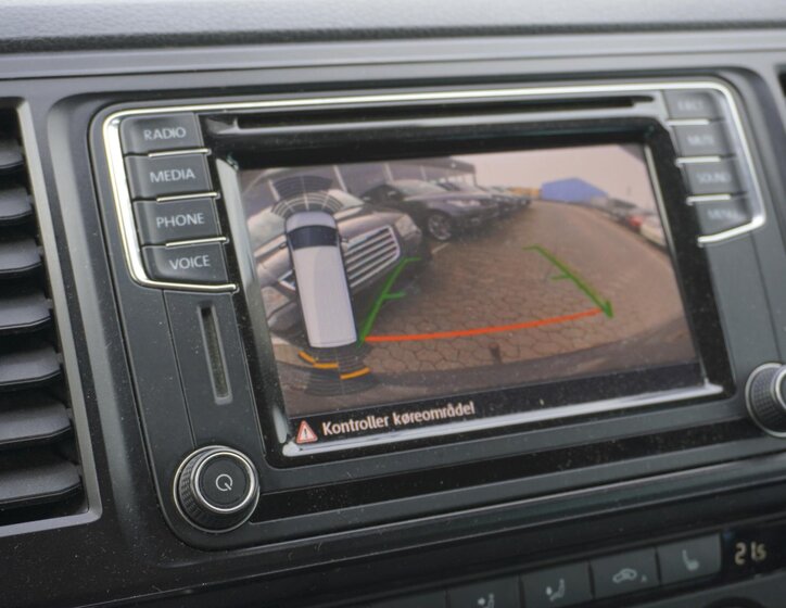 Volkswagen Caravelle 11