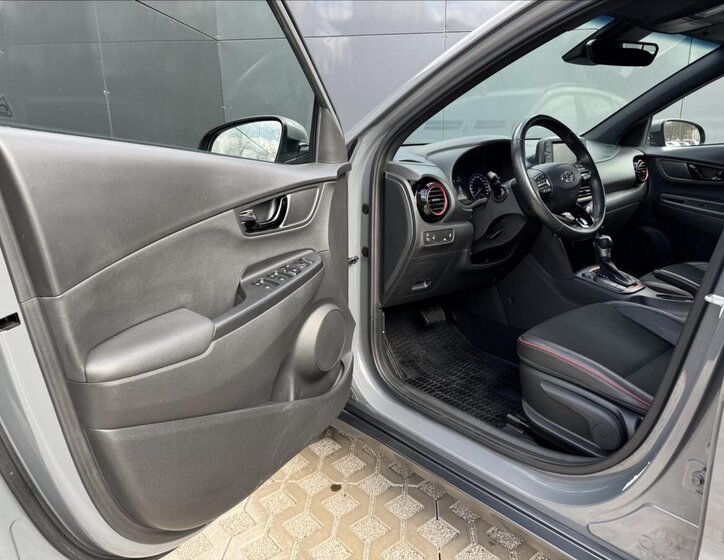 Hyundai Kona SUV / Terénní 1,6 l 130 kw