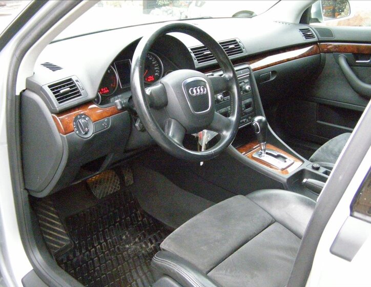 Audi A4 Sedan 3,1 l 188 kw