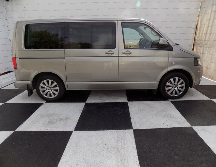 Volkswagen Multivan 6