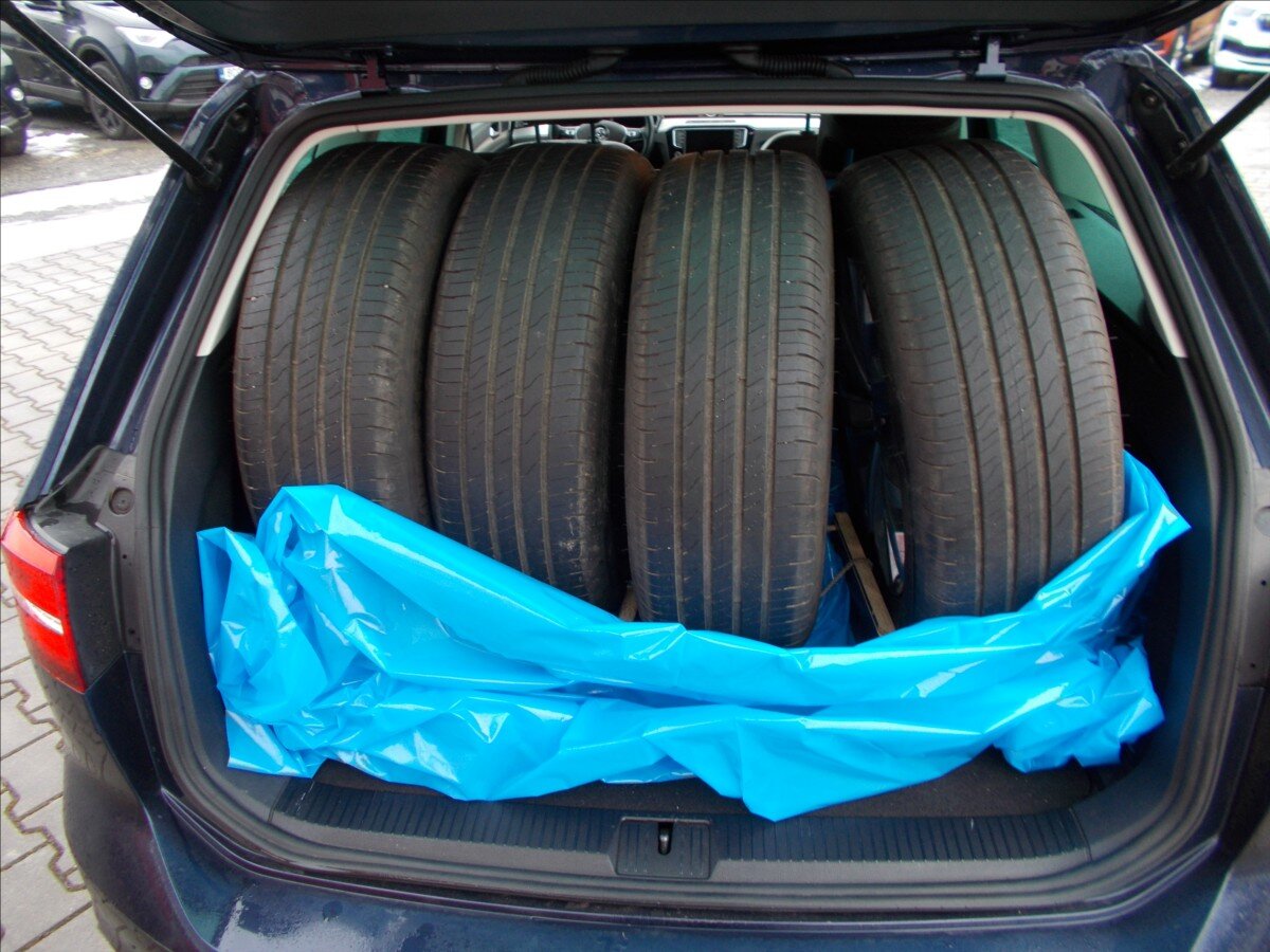 Volkswagen Passat Kombi 1,4 l 110 kw