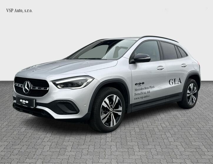 Mercedes-Benz GLA 1