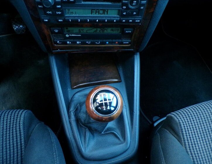 Volkswagen Bora Sedan / Limuzína 1,6 l 74 kw