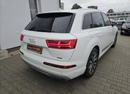 Audi Q7 6