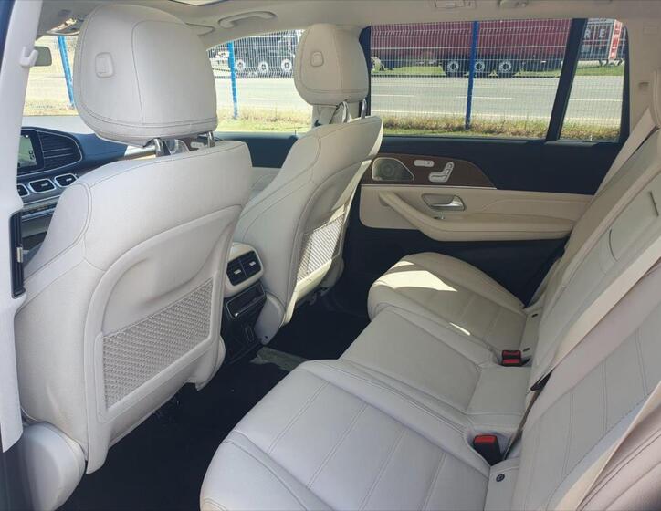 Mercedes-Benz GLS 7