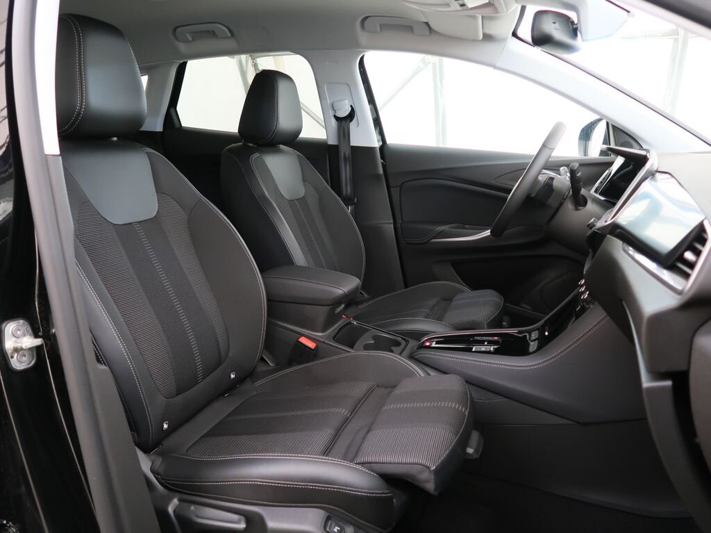 Opel Grandland SUV 1,2 l 96 kw